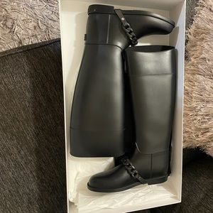 Givenchy Eva Chain Rain Boots size 37 (U.S 7).
